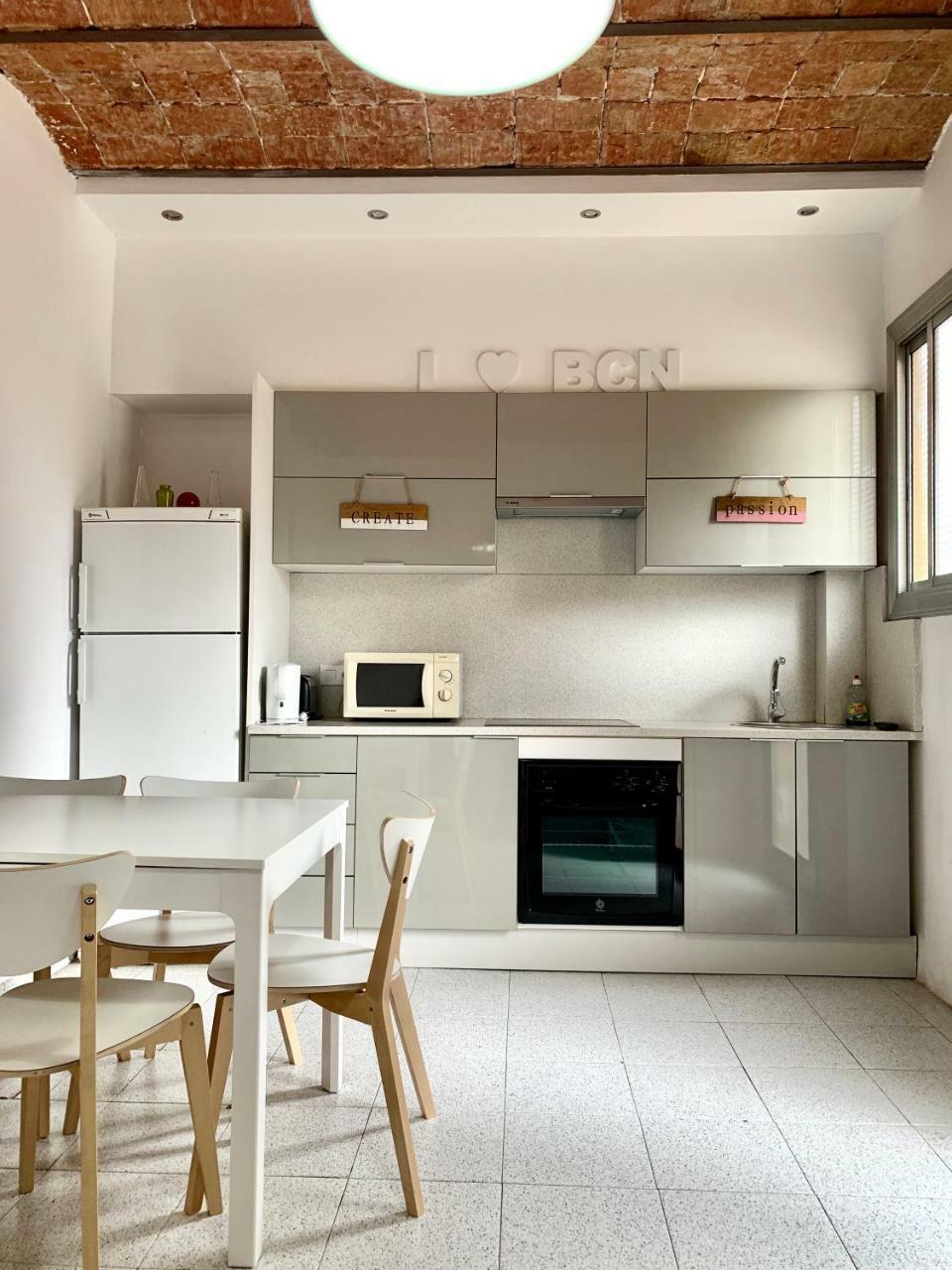 Charm Miro Apartment Barcelona Bagian luar foto